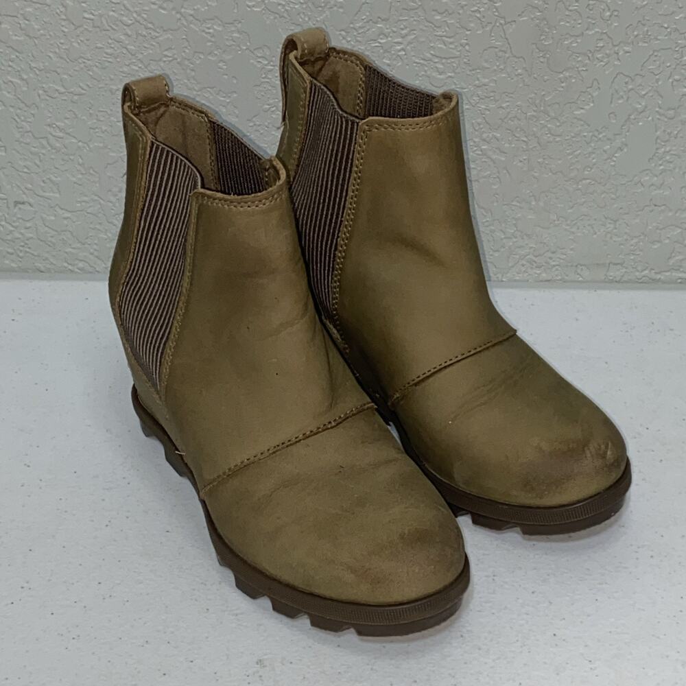 Sorel Boots Women Sz 6 Joan Of Artic Wedge Chelsea Sage Green Leather NL3022-240